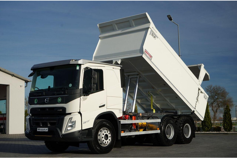 Volvo FMX 550 / 6x4 / WYWROTKA / WOZIDŁO / HARDOX / HYDRAULICZNA KLAPA - Autocarro ribaltabile: foto 1 Volvo FMX 550 / 6x4 / WYWROTKA / WOZIDŁO / HARDOX / HYDRAULICZNA KLAPA - Autocarro ribaltabile: foto 1
