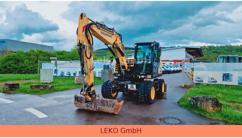 Yanmar B 95W Mit Drei Löffeln und Ein Hammer - Escavatore gommato: foto 3 Yanmar B 95W Mit Drei Löffeln und Ein Hammer - Escavatore gommato: foto 3