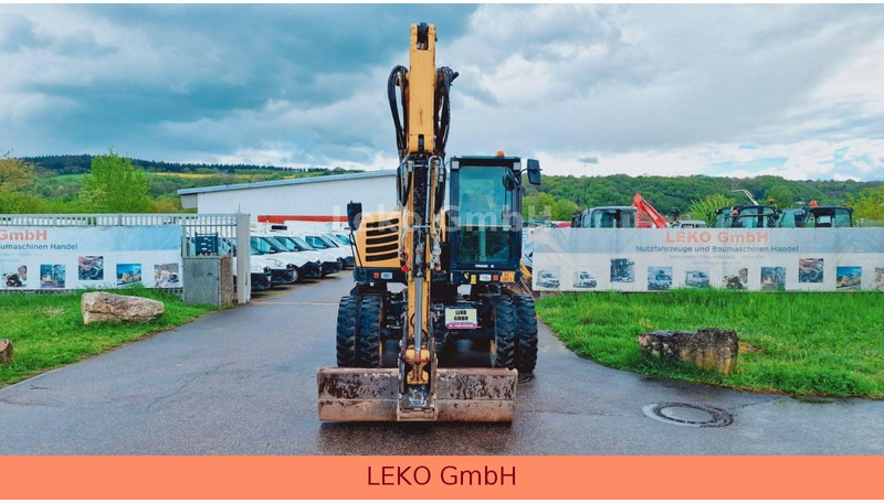 Yanmar B 95W Mit Drei Löffeln und Ein Hammer - Escavatore gommato: foto 2 Yanmar B 95W Mit Drei Löffeln und Ein Hammer - Escavatore gommato: foto 2