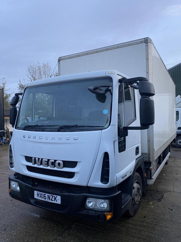 IVECO 75E16 7.5TON 20 ft boxvan with Tail Lift - Autocarro furgonato: foto 3 IVECO 75E16 7.5TON 20 ft boxvan with Tail Lift - Autocarro furgonato: foto 3