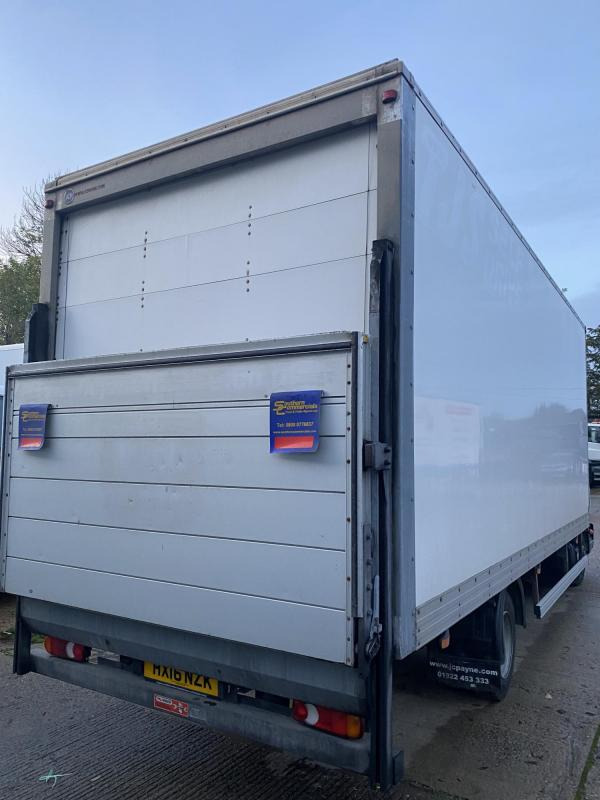 IVECO 75E16 7.5TON 20 ft boxvan with Tail Lift - Autocarro furgonato: foto 5 IVECO 75E16 7.5TON 20 ft boxvan with Tail Lift - Autocarro furgonato: foto 5