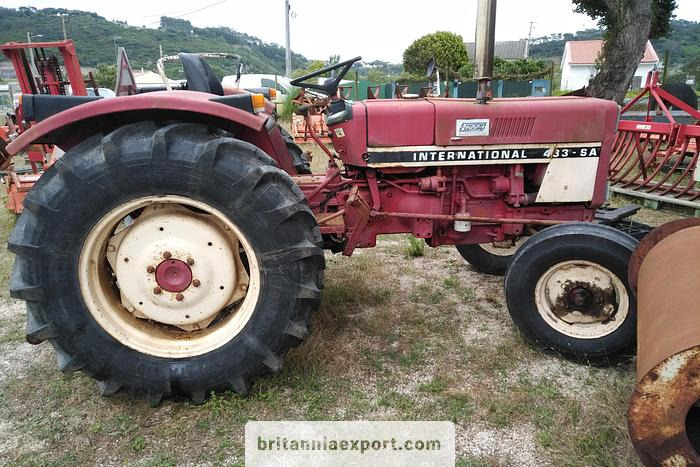 INTERNATIONAL 433 SA 4X2 | 2.5 diesel | brand new tyres | - Trattore: foto 3 INTERNATIONAL 433 SA 4X2 | 2.5 diesel | brand new tyres | - Trattore: foto 3