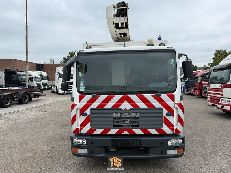 MAN TGL 12.210 EURO 5 - MANUAL - VERSALIFT VST-237-NF HEIGHT 14 M - BELGIUM TRUCK - TOP! - Camion, Camion con gru: foto 5 MAN TGL 12.210 EURO 5 - MANUAL - VERSALIFT VST-237-NF HEIGHT 14 M - BELGIUM TRUCK - TOP! - Camion, Camion con gru: foto 5