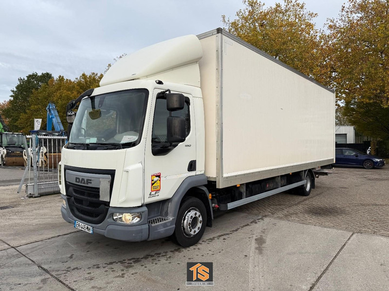 DAF LF180 12 TON - LADEBORDWAND - TOP TRUCK - Autocarro furgonato: foto 1 DAF LF180 12 TON - LADEBORDWAND - TOP TRUCK - Autocarro furgonato: foto 1