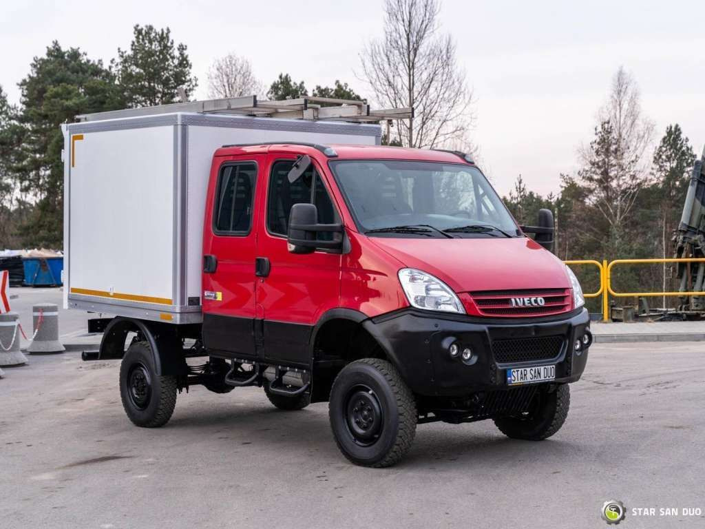 Iveco DAILY 4X4 OFFROAD CAMPER BOX DOKA Iveco DAILY 4X4 OFFROAD CAMPER BOX DOKA - Autocarro telaio: foto 3 Iveco DAILY 4X4 OFFROAD CAMPER BOX DOKA Iveco DAILY 4X4 OFFROAD CAMPER BOX DOKA - Autocarro telaio: foto 3