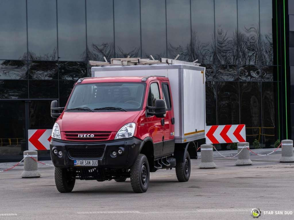 Iveco DAILY 4X4 OFFROAD CAMPER BOX DOKA Iveco DAILY 4X4 OFFROAD CAMPER BOX DOKA - Autocarro telaio: foto 2 Iveco DAILY 4X4 OFFROAD CAMPER BOX DOKA Iveco DAILY 4X4 OFFROAD CAMPER BOX DOKA - Autocarro telaio: foto 2