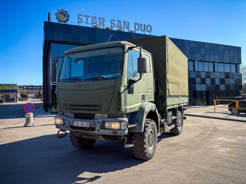 Iveco EUROCARGO 4x4 Offroad Camper Winde - Camion centinato: foto 1 Iveco EUROCARGO 4x4 Offroad Camper Winde - Camion centinato: foto 1