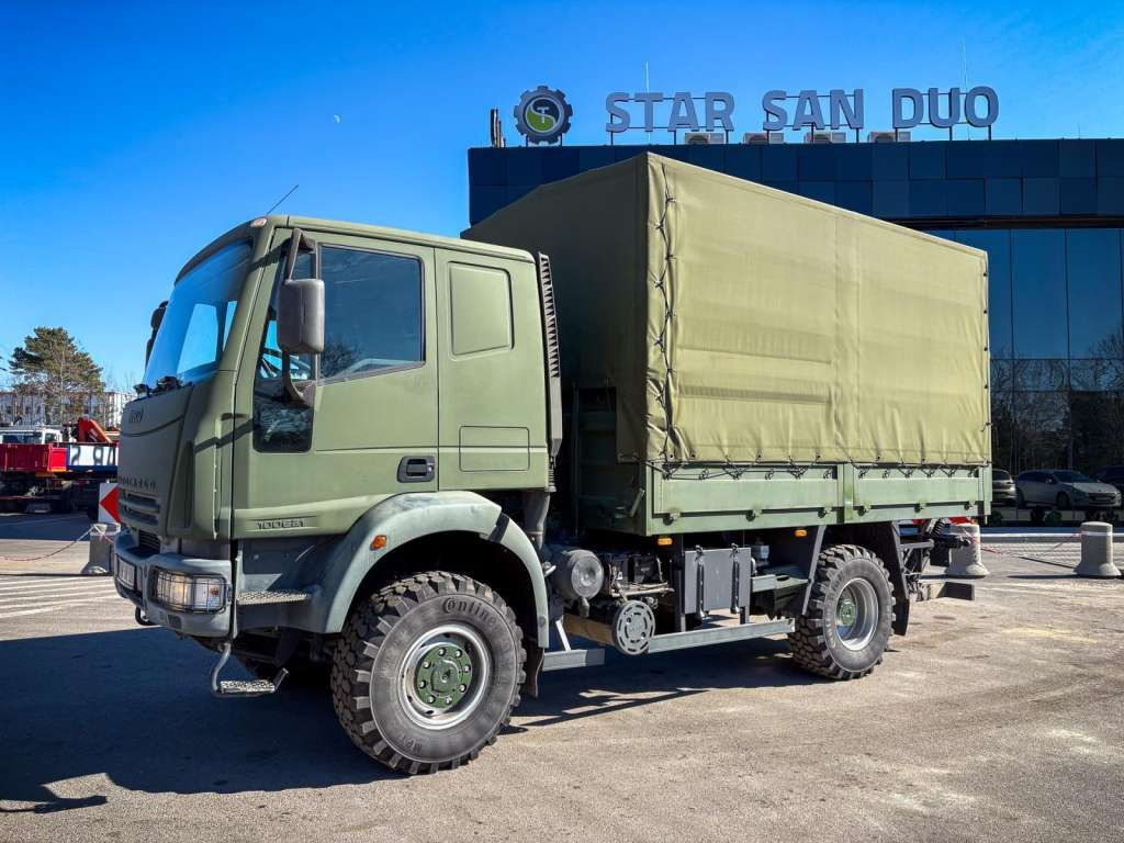 Iveco EUROCARGO 4x4 Offroad Camper Winde - Camion centinato: foto 3 Iveco EUROCARGO 4x4 Offroad Camper Winde - Camion centinato: foto 3