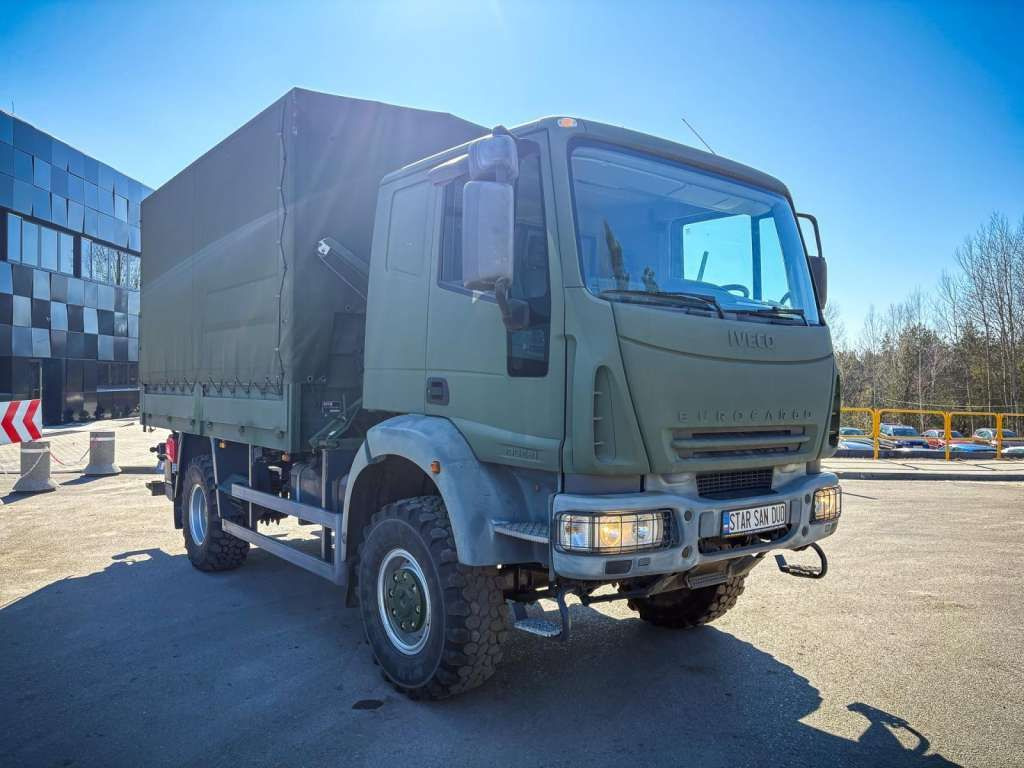 Iveco EUROCARGO 4x4 Offroad Camper Winde - Camion centinato: foto 2 Iveco EUROCARGO 4x4 Offroad Camper Winde - Camion centinato: foto 2