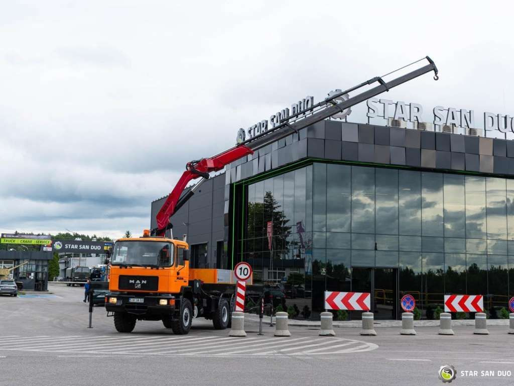 MAN 27.402 F10 6x6 HMF 3620 K4 Hds Crane - Camion con gru: foto 2 MAN 27.402 F10 6x6 HMF 3620 K4 Hds Crane - Camion con gru: foto 2