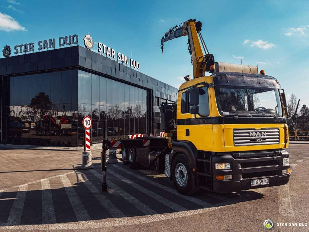 MAN TGA 18.440 6x2 FASSI F 210 A.24 Crane Rotator - Camion con gru: foto 2 MAN TGA 18.440 6x2 FASSI F 210 A.24 Crane Rotator - Camion con gru: foto 2