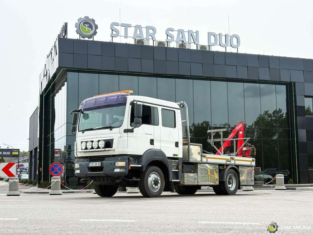 MAN TGM 13.290 4x4 FASSI F40B22 Crane Camper DOKA - Camion con gru: foto 2 MAN TGM 13.290 4x4 FASSI F40B22 Crane Camper DOKA - Camion con gru: foto 2
