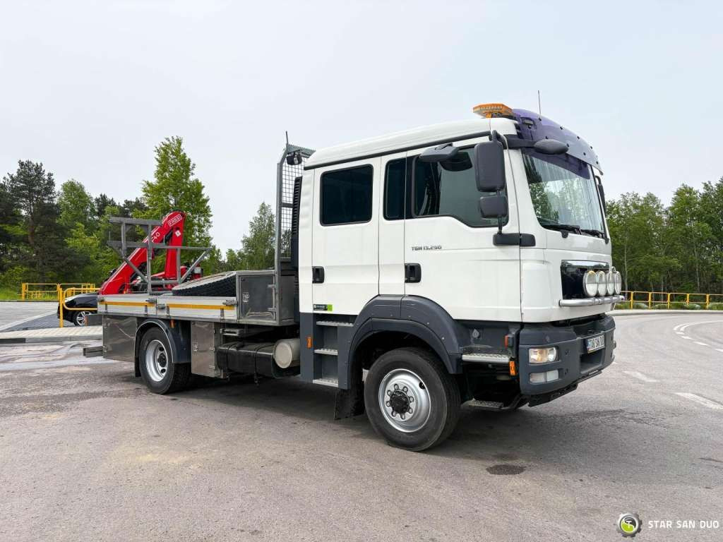 MAN TGM 13.290 4x4 FASSI F40B22 Crane Camper DOKA - Camion con gru: foto 3 MAN TGM 13.290 4x4 FASSI F40B22 Crane Camper DOKA - Camion con gru: foto 3