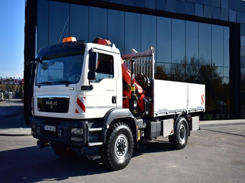 MAN TGM 18.340 4x4 PALFINGER PK 18002 CRANE WINCH MAN TGM 18.340 4x4 PALFINGER PK 18002 CRANE WINCH - Camion con gru, Autocarro con pianale/ Cassone fisso: foto 2 MAN TGM 18.340 4x4 PALFINGER PK 18002 CRANE WINCH MAN TGM 18.340 4x4 PALFINGER PK 18002 CRANE WINCH - Camion con gru, Autocarro con pianale/ Cassone fisso: foto 2