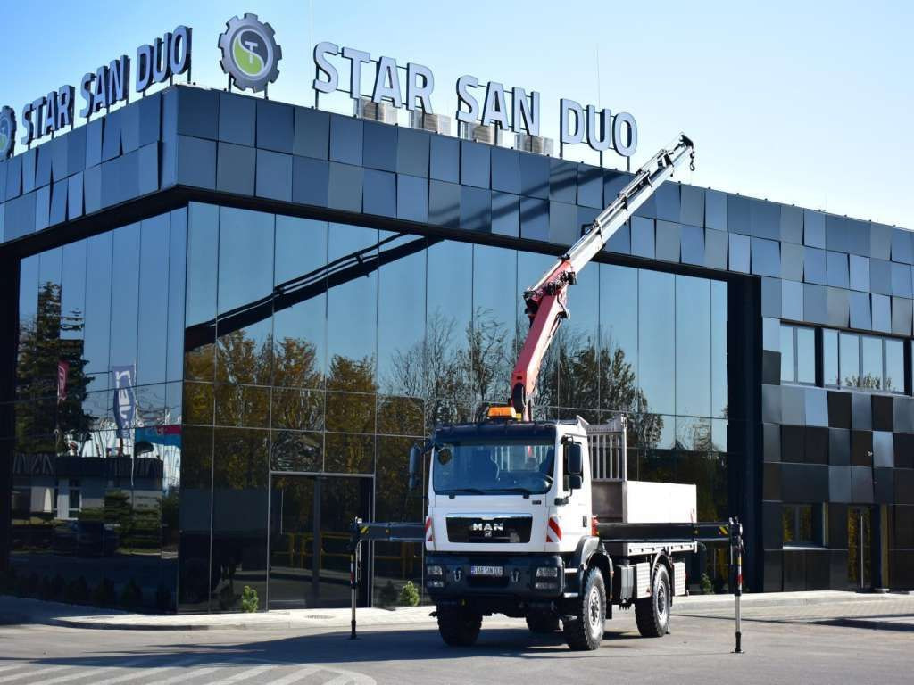 MAN TGM 18.340 4x4 PALFINGER PK 18002 CRANE WINCH MAN TGM 18.340 4x4 PALFINGER PK 18002 CRANE WINCH - Camion con gru, Autocarro con pianale/ Cassone fisso: foto 4 MAN TGM 18.340 4x4 PALFINGER PK 18002 CRANE WINCH MAN TGM 18.340 4x4 PALFINGER PK 18002 CRANE WINCH - Camion con gru, Autocarro con pianale/ Cassone fisso: foto 4