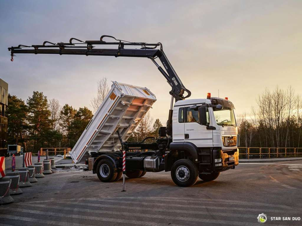 MAN TGS 18.360 4x4 HIAB 144 E-4 Crane Kipper MAN TGS 18.360 4x4 HIAB 144 E-4 Crane Kipper - Camion con gru, Autocarro ribaltabile: foto 3 MAN TGS 18.360 4x4 HIAB 144 E-4 Crane Kipper MAN TGS 18.360 4x4 HIAB 144 E-4 Crane Kipper - Camion con gru, Autocarro ribaltabile: foto 3