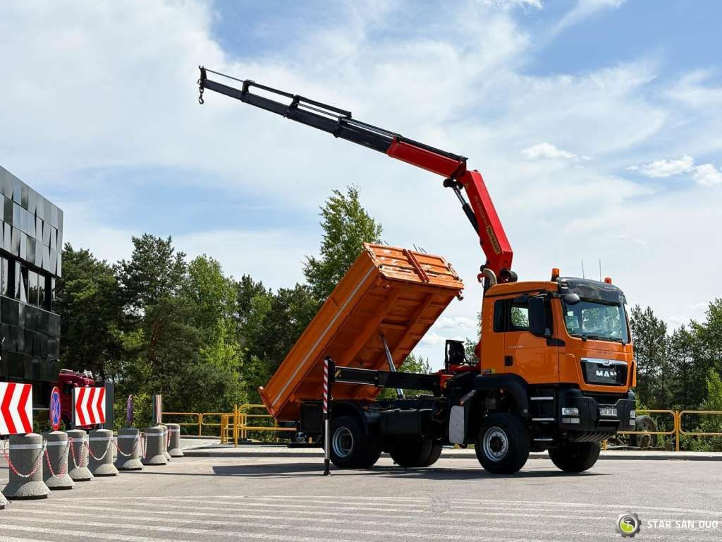 MAN TGS 18.480 4x4 PALFINGER PK 22002 Crane Kipper - Autocarro ribaltabile: foto 2 MAN TGS 18.480 4x4 PALFINGER PK 22002 Crane Kipper - Autocarro ribaltabile: foto 2