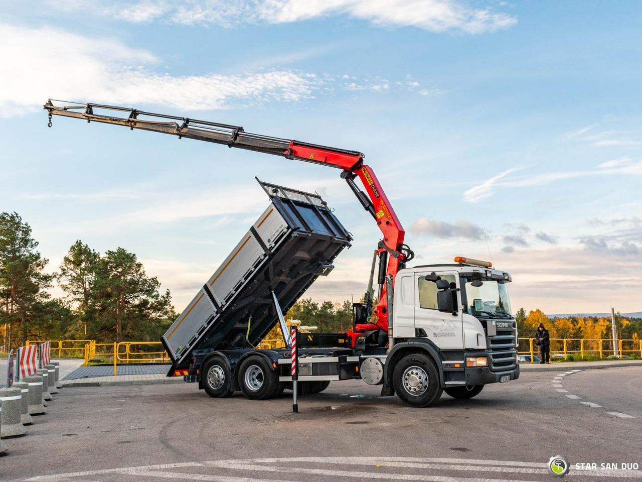 - Camion con gru: foto 4 - Camion con gru: foto 4