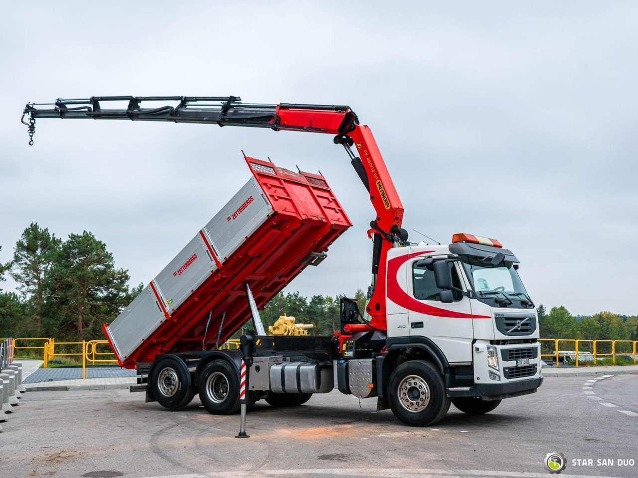 - Camion con gru: foto 2 - Camion con gru: foto 2