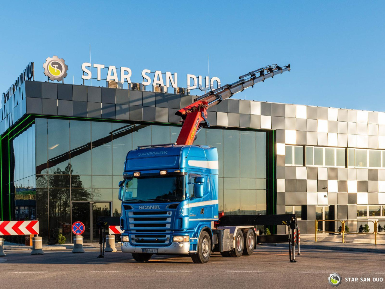 - Camion con gru: foto 3 - Camion con gru: foto 3