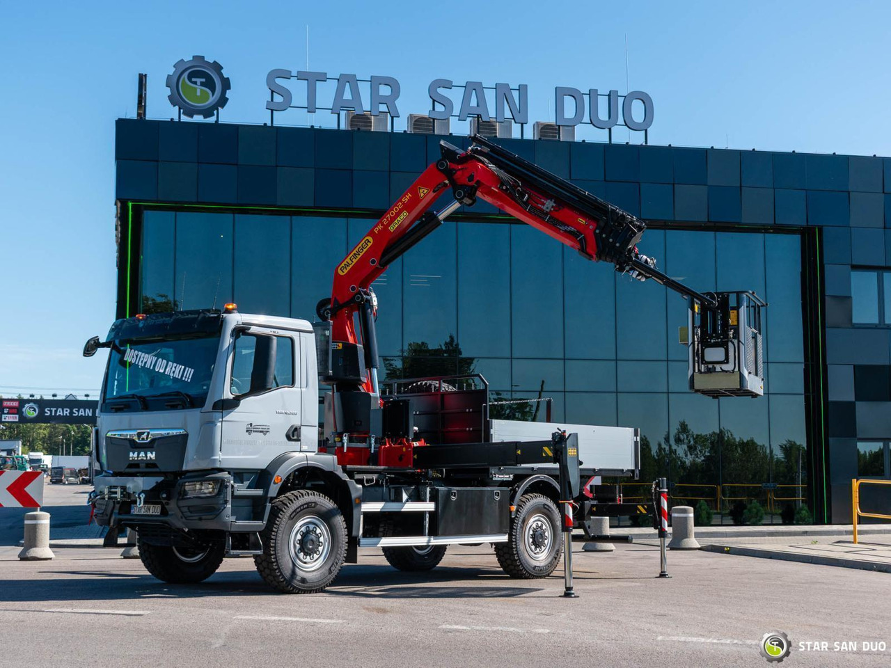 - Camion con gru: foto 3 - Camion con gru: foto 3