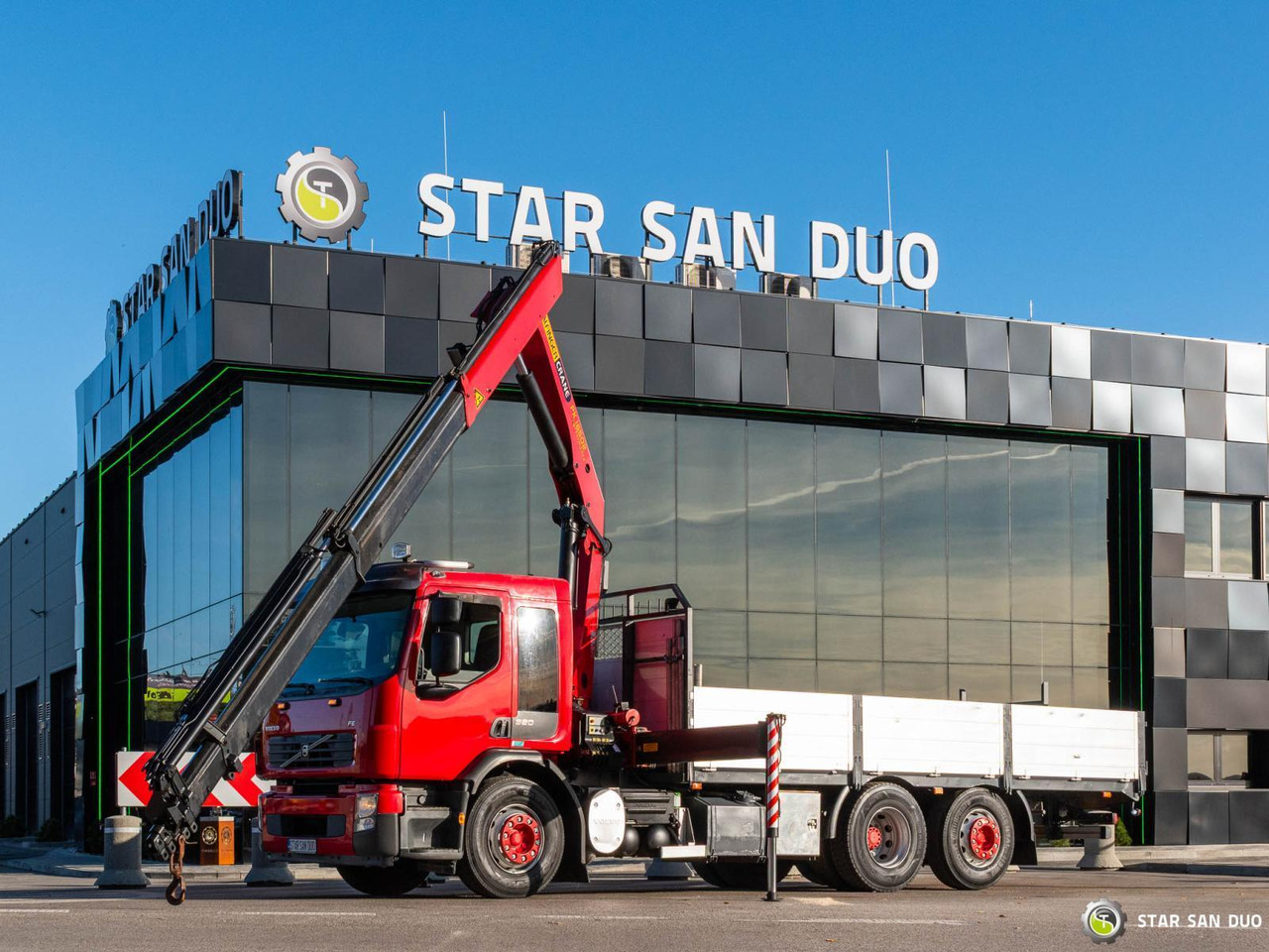 - Camion con gru: foto 3 - Camion con gru: foto 3