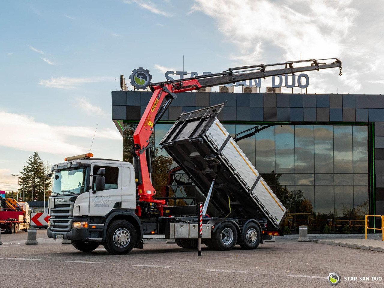- Camion con gru: foto 3 - Camion con gru: foto 3