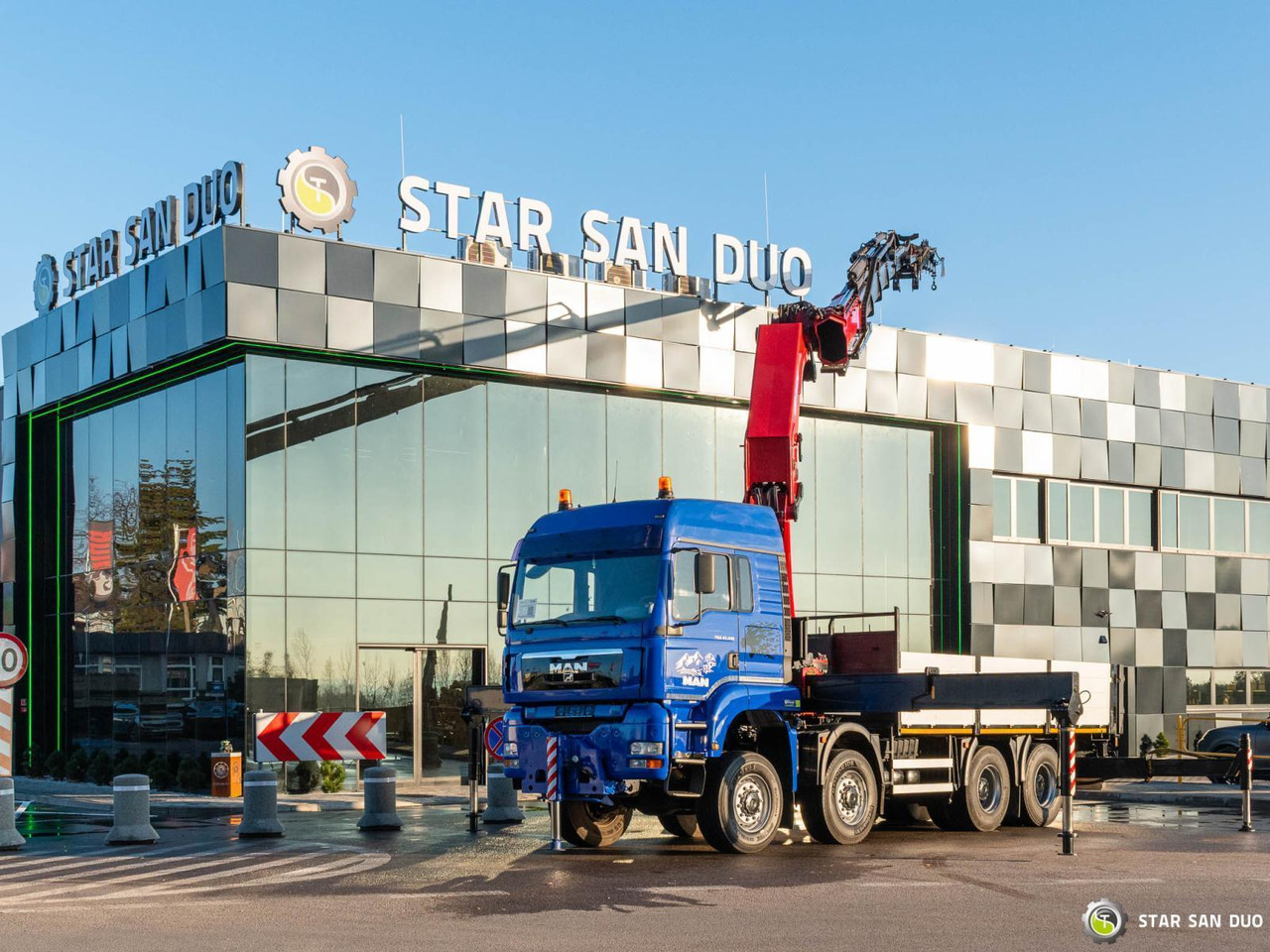 - Camion con gru: foto 2 - Camion con gru: foto 2