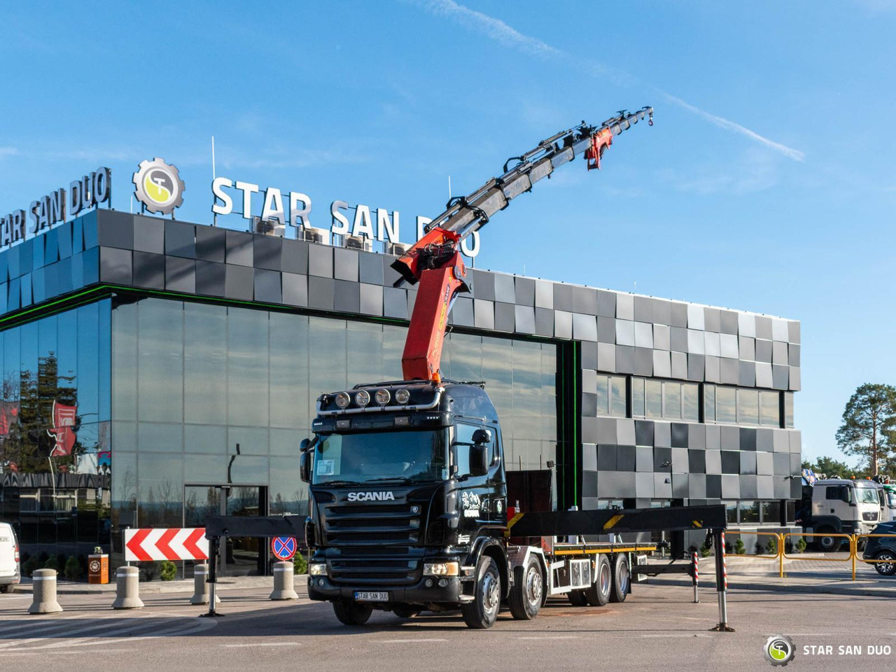 - Camion con gru: foto 1 - Camion con gru: foto 1