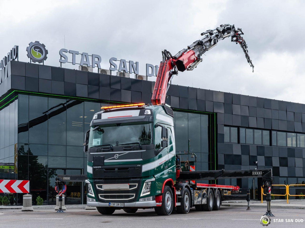 - Camion con gru: foto 2 - Camion con gru: foto 2