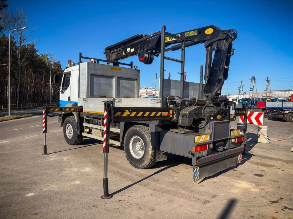 Renault KERAX 270 4x4 PALFINGER PK 16502 CRANE WINCH - Camion con gru, Autocarro con pianale/ Cassone fisso: foto 4 Renault KERAX 270 4x4 PALFINGER PK 16502 CRANE WINCH - Camion con gru, Autocarro con pianale/ Cassone fisso: foto 4