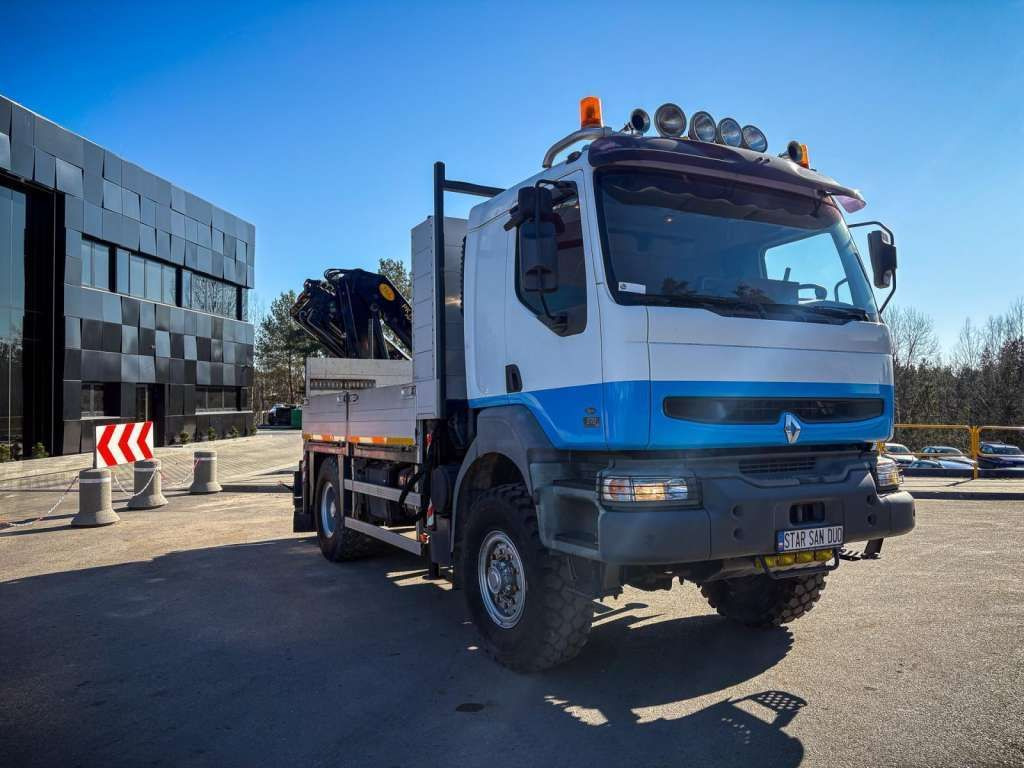 Renault KERAX 270 4x4 PALFINGER PK 16502 CRANE WINCH - Camion con gru, Autocarro con pianale/ Cassone fisso: foto 2 Renault KERAX 270 4x4 PALFINGER PK 16502 CRANE WINCH - Camion con gru, Autocarro con pianale/ Cassone fisso: foto 2