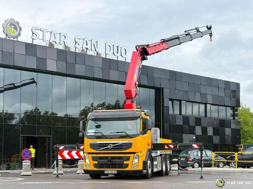 Volvo FM 460 6x4x4 HMF 3220 Crane HDS - Trattore stradale: foto 1 Volvo FM 460 6x4x4 HMF 3220 Crane HDS - Trattore stradale: foto 1