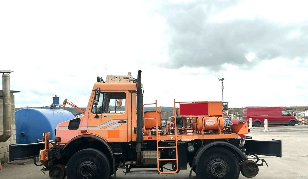 Unimog 1650 4x4 ZAGRO SCHIENEN TWO WAY RAIL ROAD - Veicolo speciale/ Comunale: foto 3 Unimog 1650 4x4 ZAGRO SCHIENEN TWO WAY RAIL ROAD - Veicolo speciale/ Comunale: foto 3