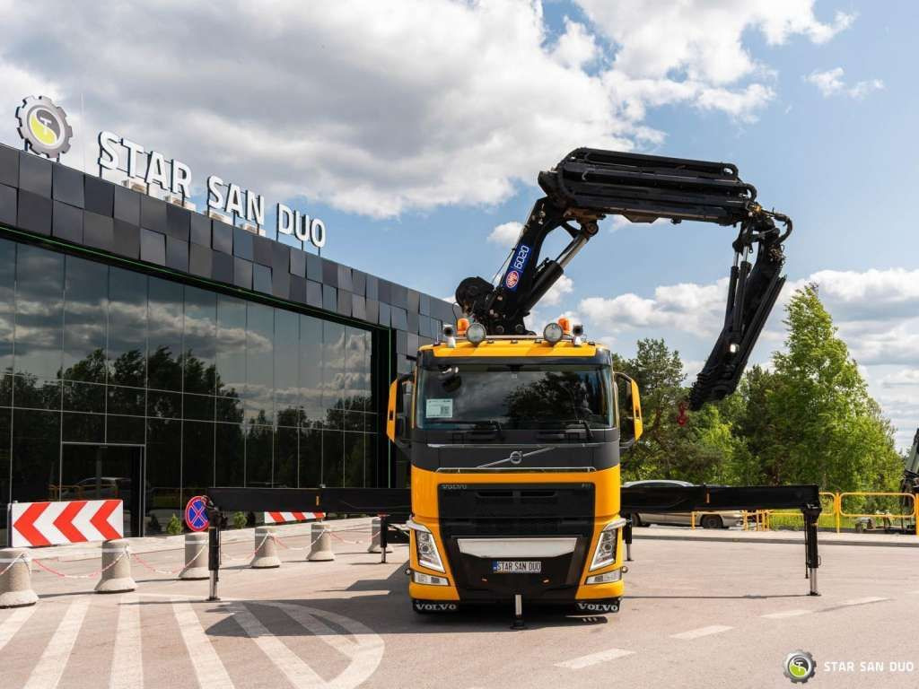 Volvo FH 540 8x4 HMF 6020 Fly Jib Winch - Camion con gru: foto 3 Volvo FH 540 8x4 HMF 6020 Fly Jib Winch - Camion con gru: foto 3