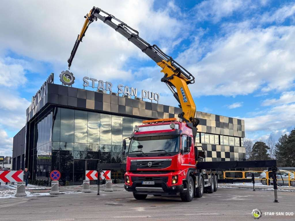 Volvo FMX 500 8x2 Effer 585 Fly Jib Winch Crane Kran Volvo FMX 500 8x2 Effer 585 Fly Jib Winch Crane Kran - Camion con gru, Autocarro con pianale/ Cassone fisso: foto 1 Volvo FMX 500 8x2 Effer 585 Fly Jib Winch Crane Kran Volvo FMX 500 8x2 Effer 585 Fly Jib Winch Crane Kran - Camion con gru, Autocarro con pianale/ Cassone fisso: foto 1