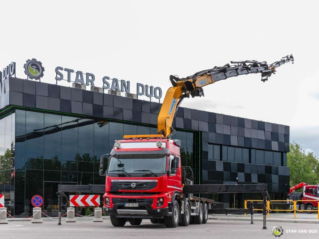 Volvo FMX 500 8x2 Effer 585 Fly Jib Winch Crane Kran Volvo FMX 500 8x2 Effer 585 Fly Jib Winch Crane Kran - Camion con gru, Autocarro con pianale/ Cassone fisso: foto 2 Volvo FMX 500 8x2 Effer 585 Fly Jib Winch Crane Kran Volvo FMX 500 8x2 Effer 585 Fly Jib Winch Crane Kran - Camion con gru, Autocarro con pianale/ Cassone fisso: foto 2