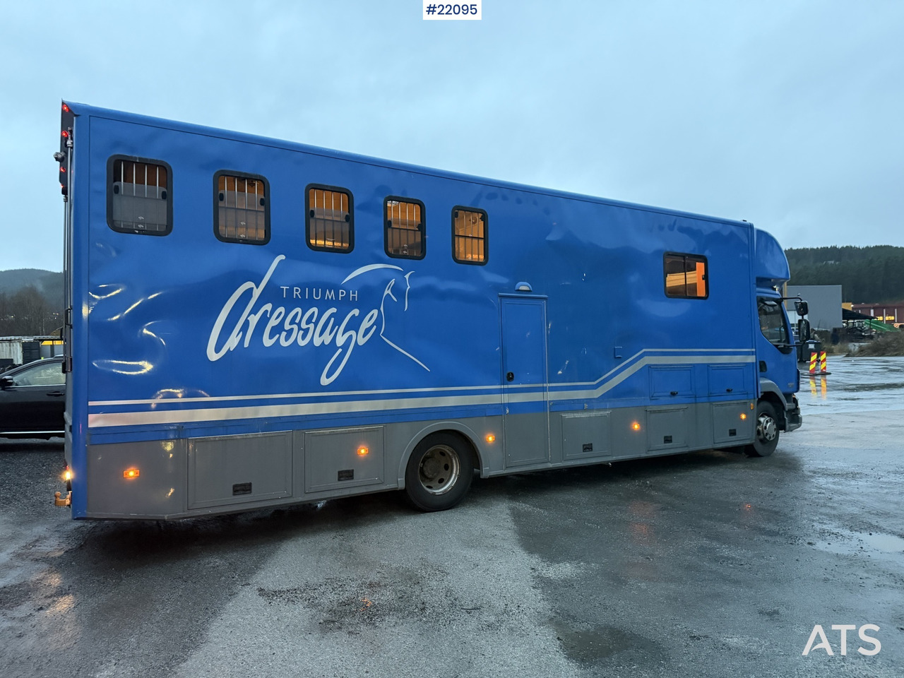 DAF Fa 55 4x2 hestebil m/ plass til 5 hester se video - Van trasporto cavalli: foto 5 DAF Fa 55 4x2 hestebil m/ plass til 5 hester se video - Van trasporto cavalli: foto 5