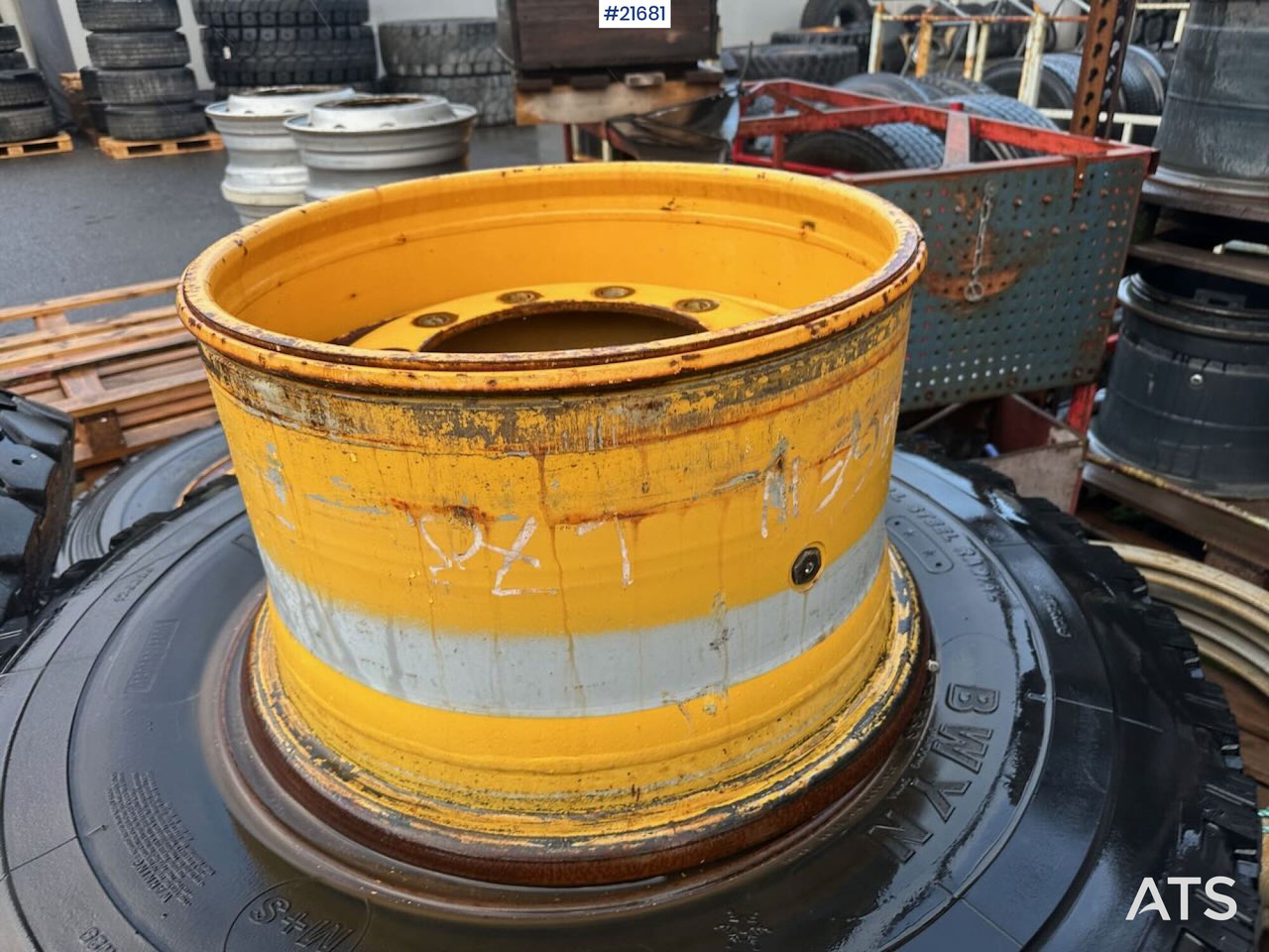 Hilo Dekkene har stått på en Volvo L60E - Cerchi e pneumatici per Macchina da cantiere: foto 5 Hilo Dekkene har stått på en Volvo L60E - Cerchi e pneumatici per Macchina da cantiere: foto 5