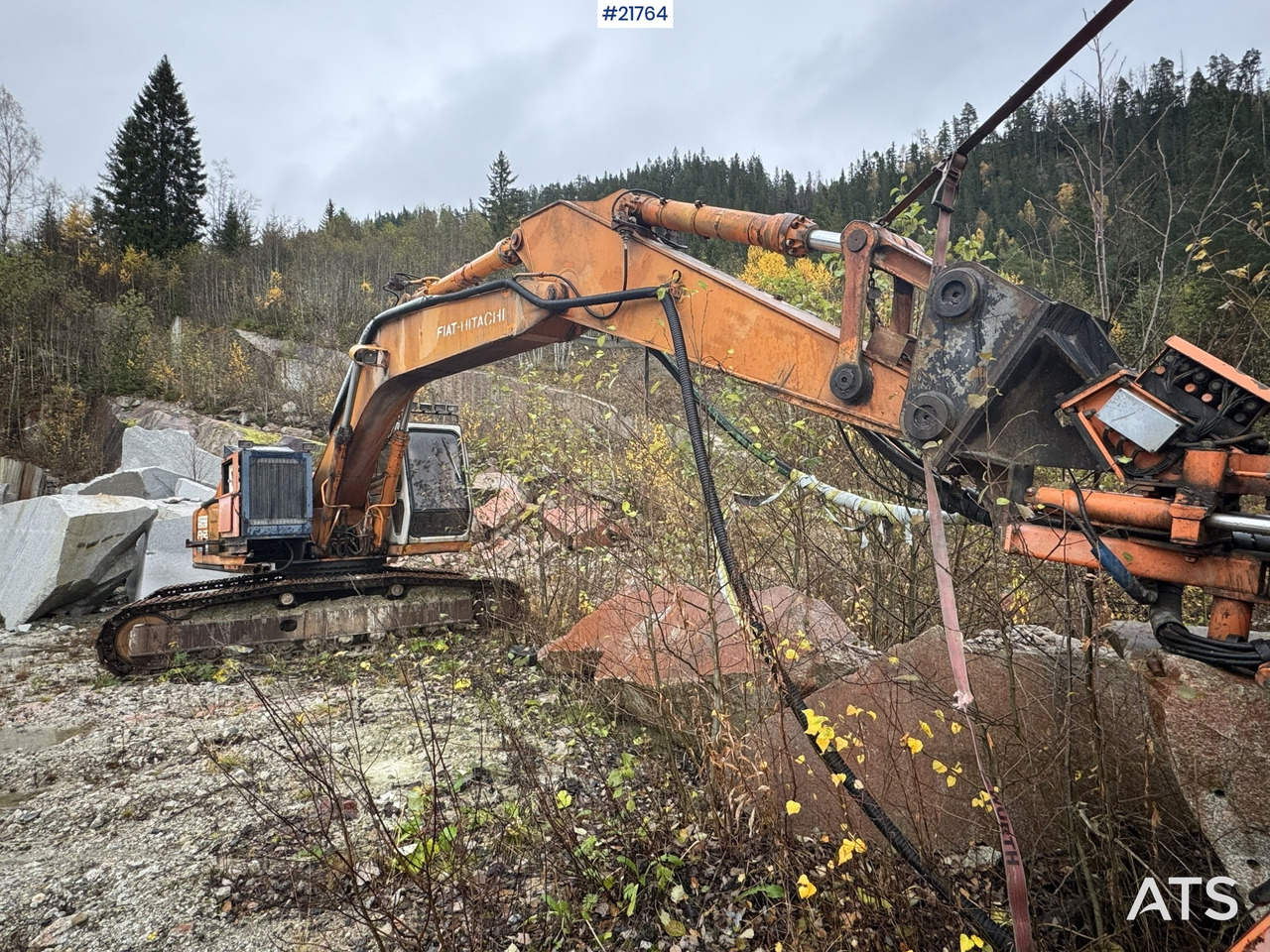 Hitachi Ca 1988 Hitachi FH220LC graver selges som rep.objekt. Ikke kjørbar. - Escavatore cingolato: foto 4 Hitachi Ca 1988 Hitachi FH220LC graver selges som rep.objekt. Ikke kjørbar. - Escavatore cingolato: foto 4