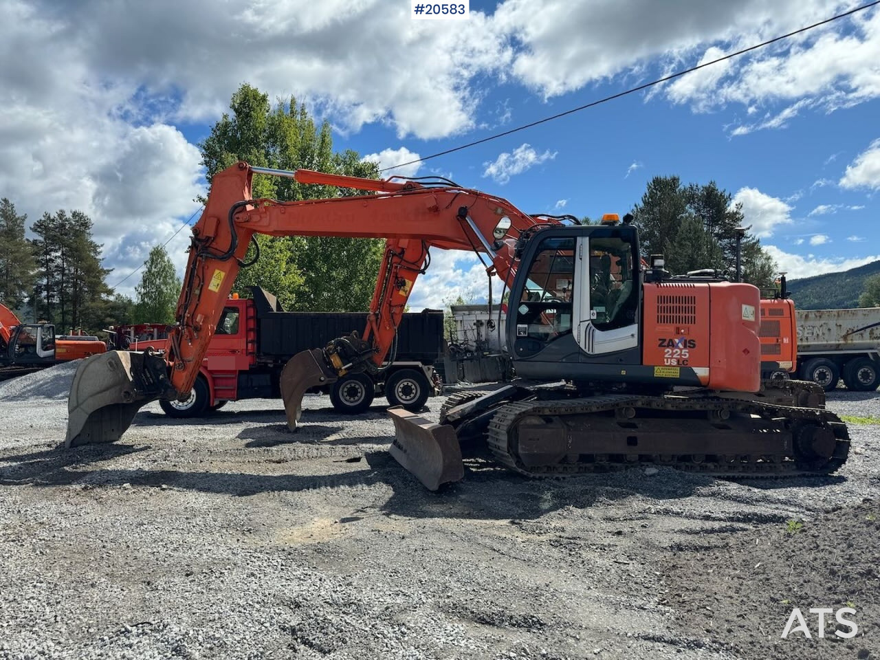 Hitachi ZX225 - Escavatore: foto 4 Hitachi ZX225 - Escavatore: foto 4