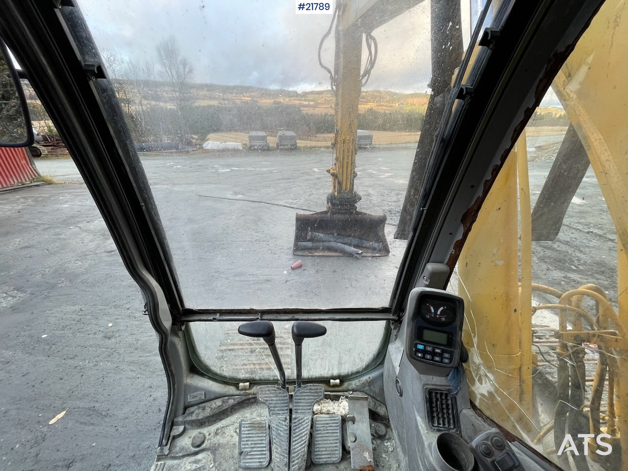 Escavatore cingolato New Holland E265 med graveskuffe: foto 18