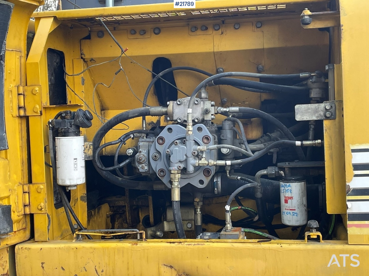 Escavatore cingolato New Holland E265 med graveskuffe: foto 32