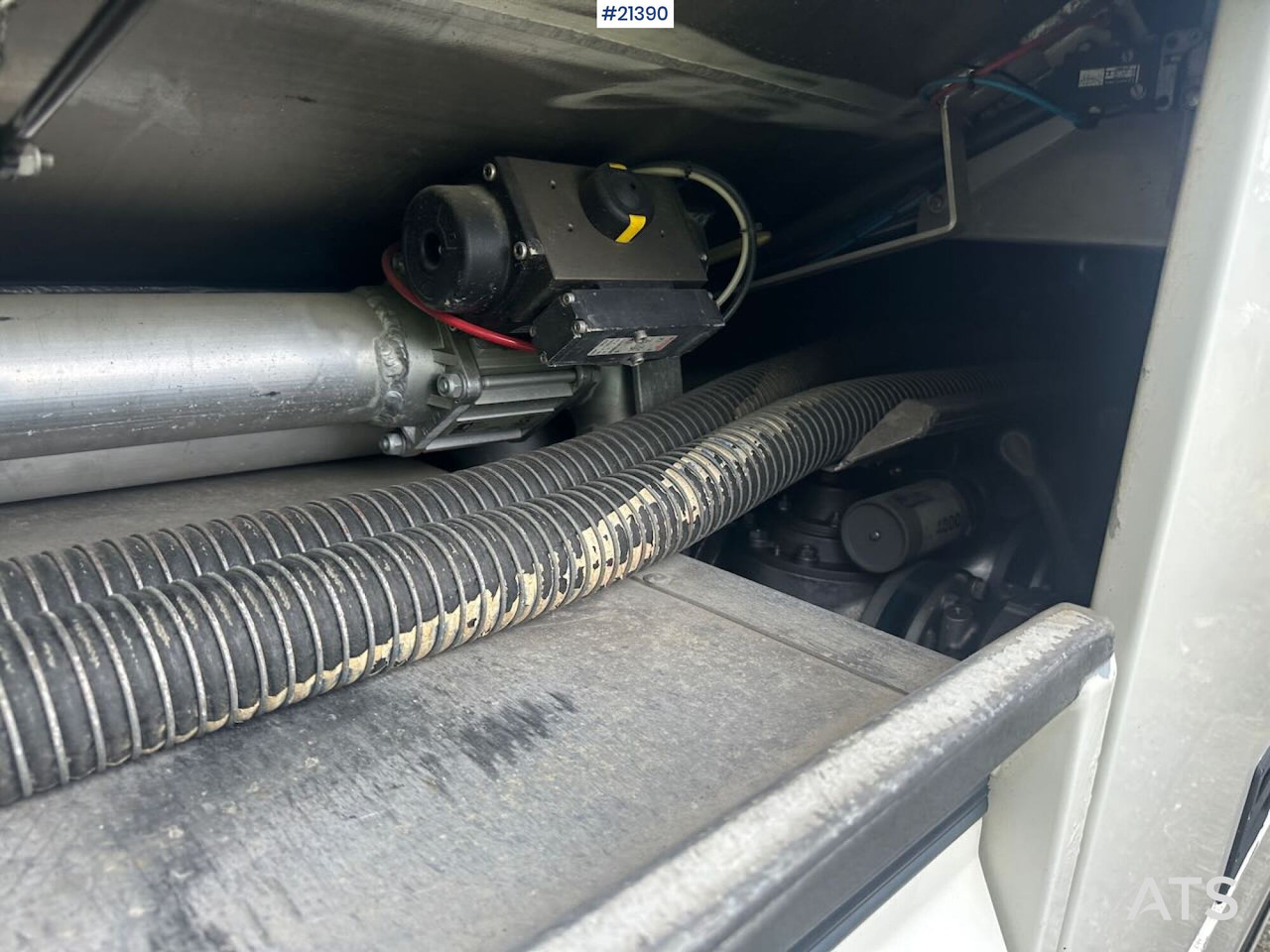 Camion cisterna Scania R380 6x2 tankbil m/ eurotank påbygg: foto 33