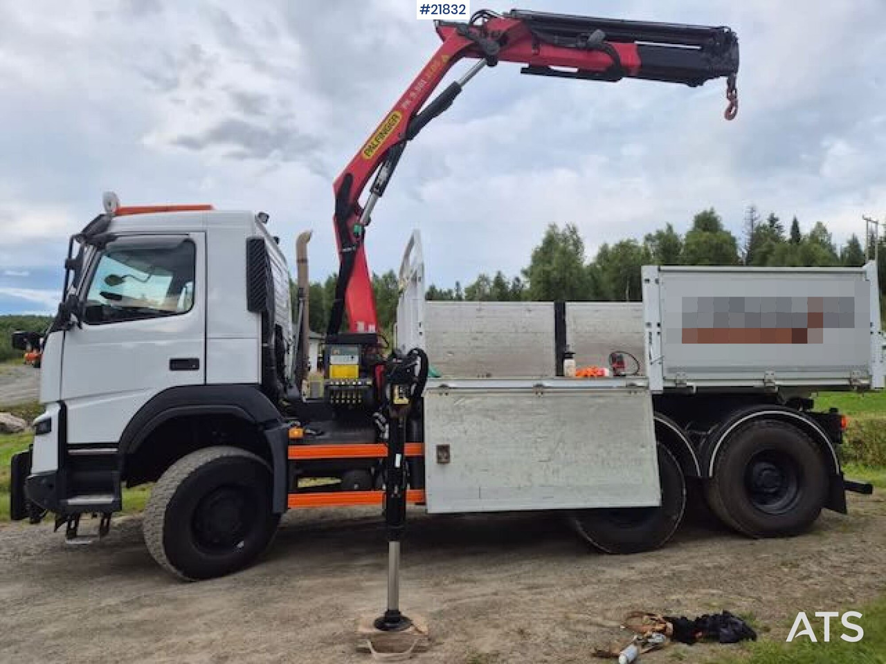 Volvo 2019 Volvo FMX 6x6 brøyterigget tippbil m/ 9,5 t/m kran, 2 sett dekk og lettkasse - Autocarro ribaltabile: foto 4 Volvo 2019 Volvo FMX 6x6 brøyterigget tippbil m/ 9,5 t/m kran, 2 sett dekk og lettkasse - Autocarro ribaltabile: foto 4