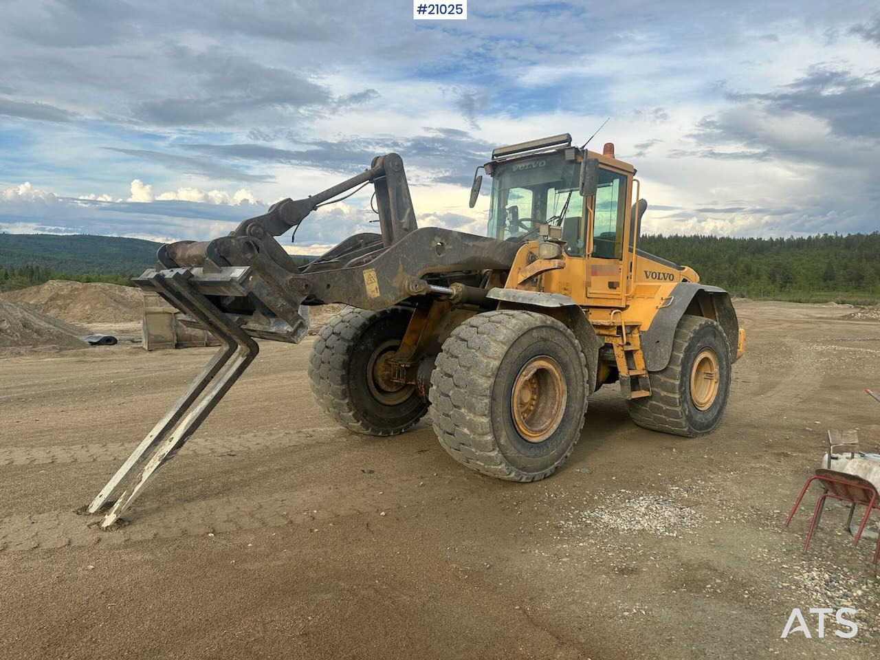 Volvo L120E hjullaster m/ vekt, skuffe og overhalt motor - Pala gommata: foto 4 Volvo L120E hjullaster m/ vekt, skuffe og overhalt motor - Pala gommata: foto 4