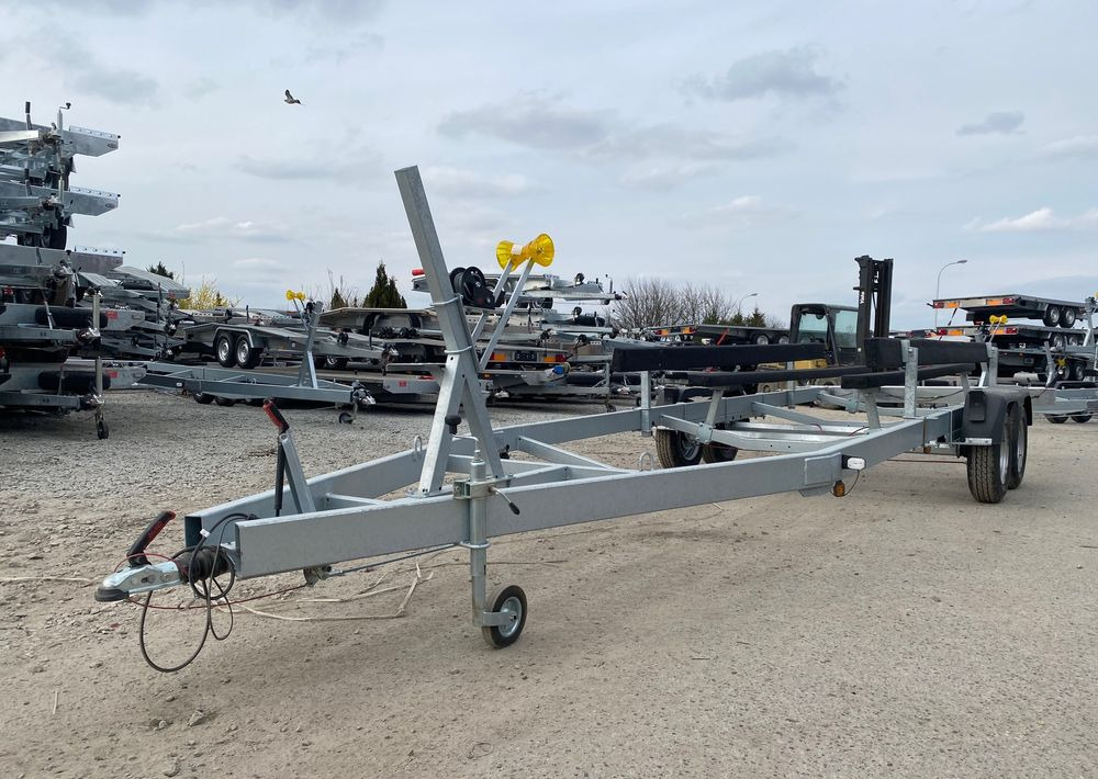 Boro PRZYCZEPA PODŁODZIOWA STYL AMERYKAŃSKI 7,30m - Carrello per barca: foto 2 Boro PRZYCZEPA PODŁODZIOWA STYL AMERYKAŃSKI 7,30m - Carrello per barca: foto 2