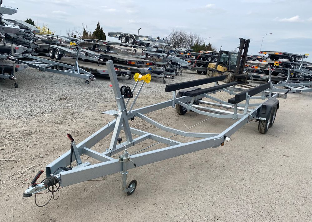 Boro PRZYCZEPA PODŁODZIOWA STYL AMERYKAŃSKI 7,80M - Carrello per barca: foto 1 Boro PRZYCZEPA PODŁODZIOWA STYL AMERYKAŃSKI 7,80M - Carrello per barca: foto 1