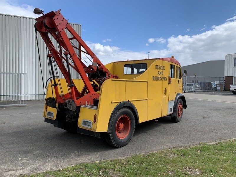 Commercial Commer Wrecker Afsleep Berging 1952 Barnfinds and Restoration projects Dubbelcabine bergingsvoertuig - Carro attrezzi: foto 2 Commercial Commer Wrecker Afsleep Berging 1952 Barnfinds and Restoration projects Dubbelcabine bergingsvoertuig - Carro attrezzi: foto 2
