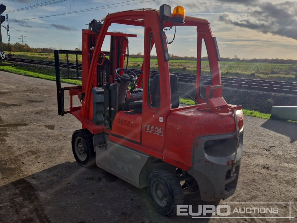 2012 Nissan U1D2A25LQ - Carrello elevatore a gas: foto 3 2012 Nissan U1D2A25LQ - Carrello elevatore a gas: foto 3